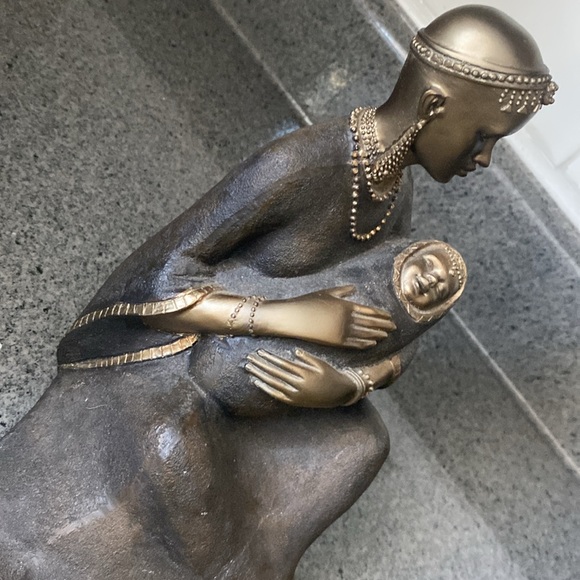 Vintage African mother and baby bronze statue figurine - Picture 8 of 17